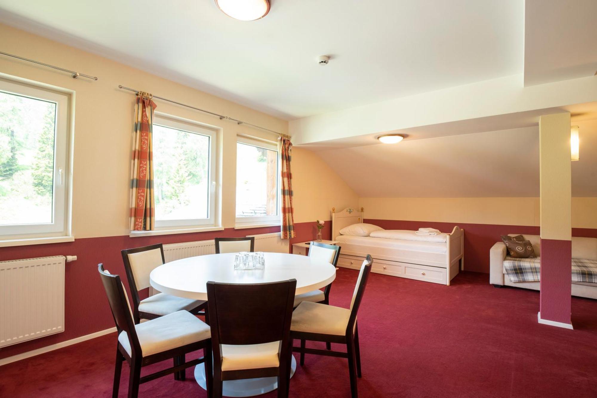 Hotel Alpen Arnika Tauplitzalm Bagian luar foto