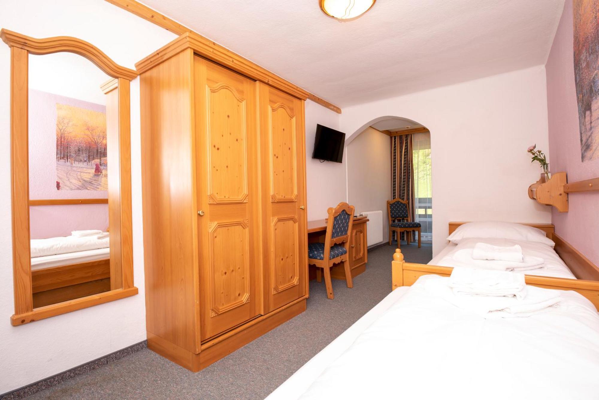 Hotel Alpen Arnika Tauplitzalm Bagian luar foto